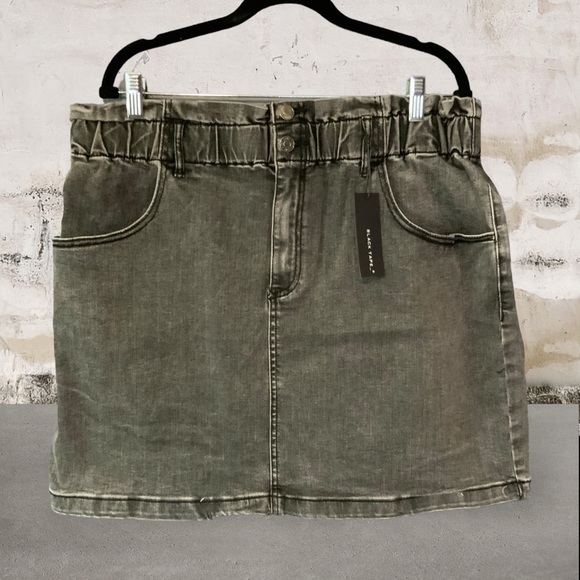 NWT Black Tape_ Zoe High Rise Black Denim Skirt Size 18 - Picture 3 of 10